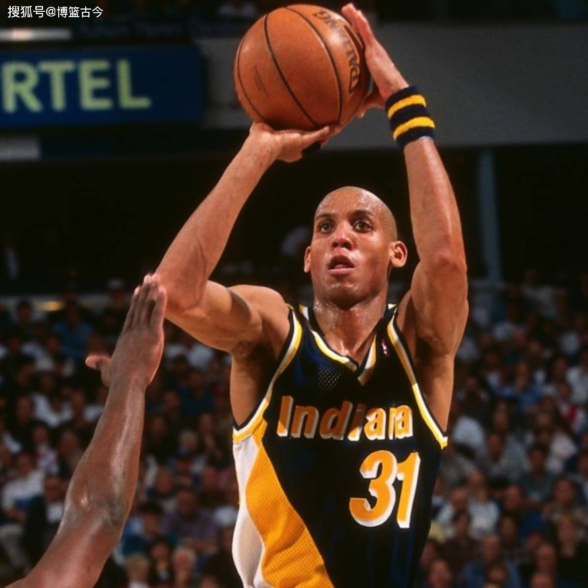 王楚钦通过 王楚钦通过